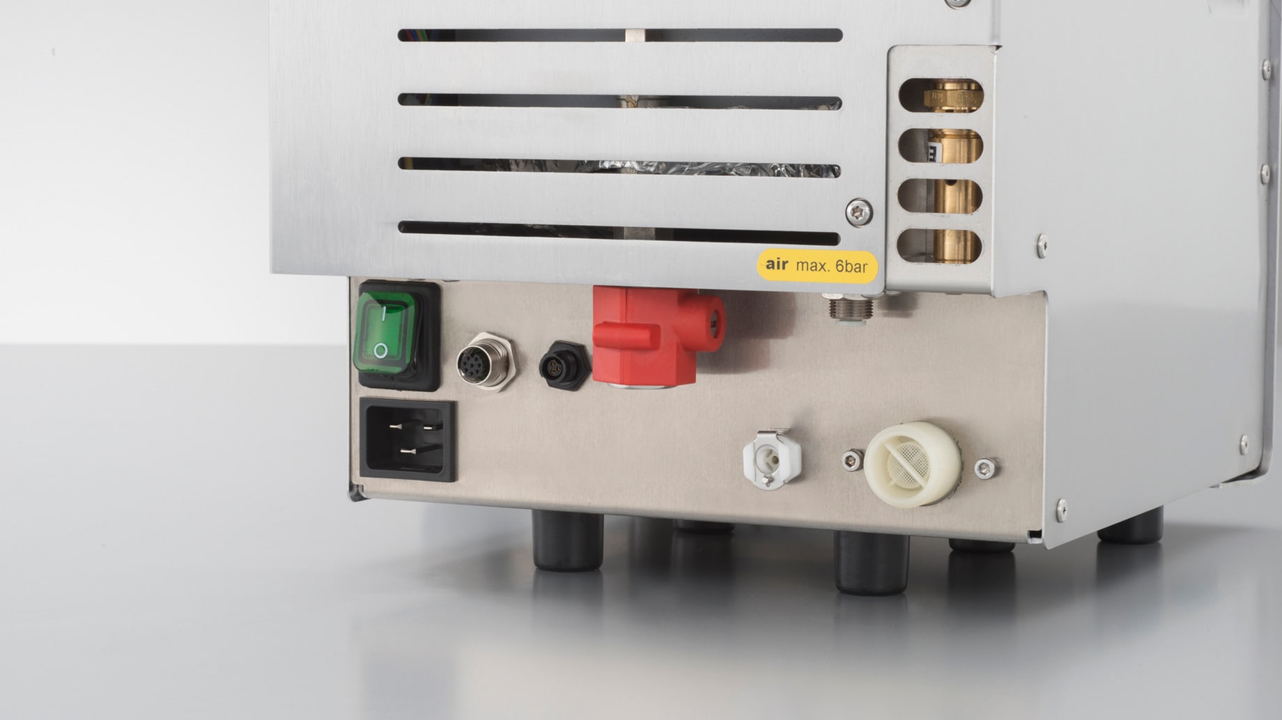 vLnR: Stromschalter+Stecker, ext. Ansteuerungen, Entleerung, Entlüftung, Druckluft-, Wasseranschluss